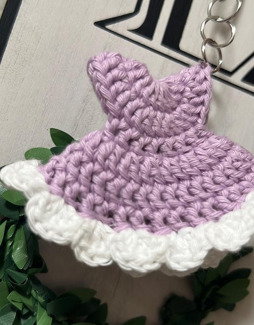 Load image into Gallery viewer, New Born Favor , Baby Shower Party Gift , Keychain Crochet
