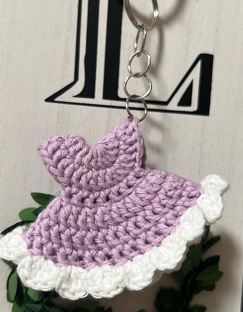 Load image into Gallery viewer, New Born Favor , Baby Shower Party Gift , Keychain Crochet
