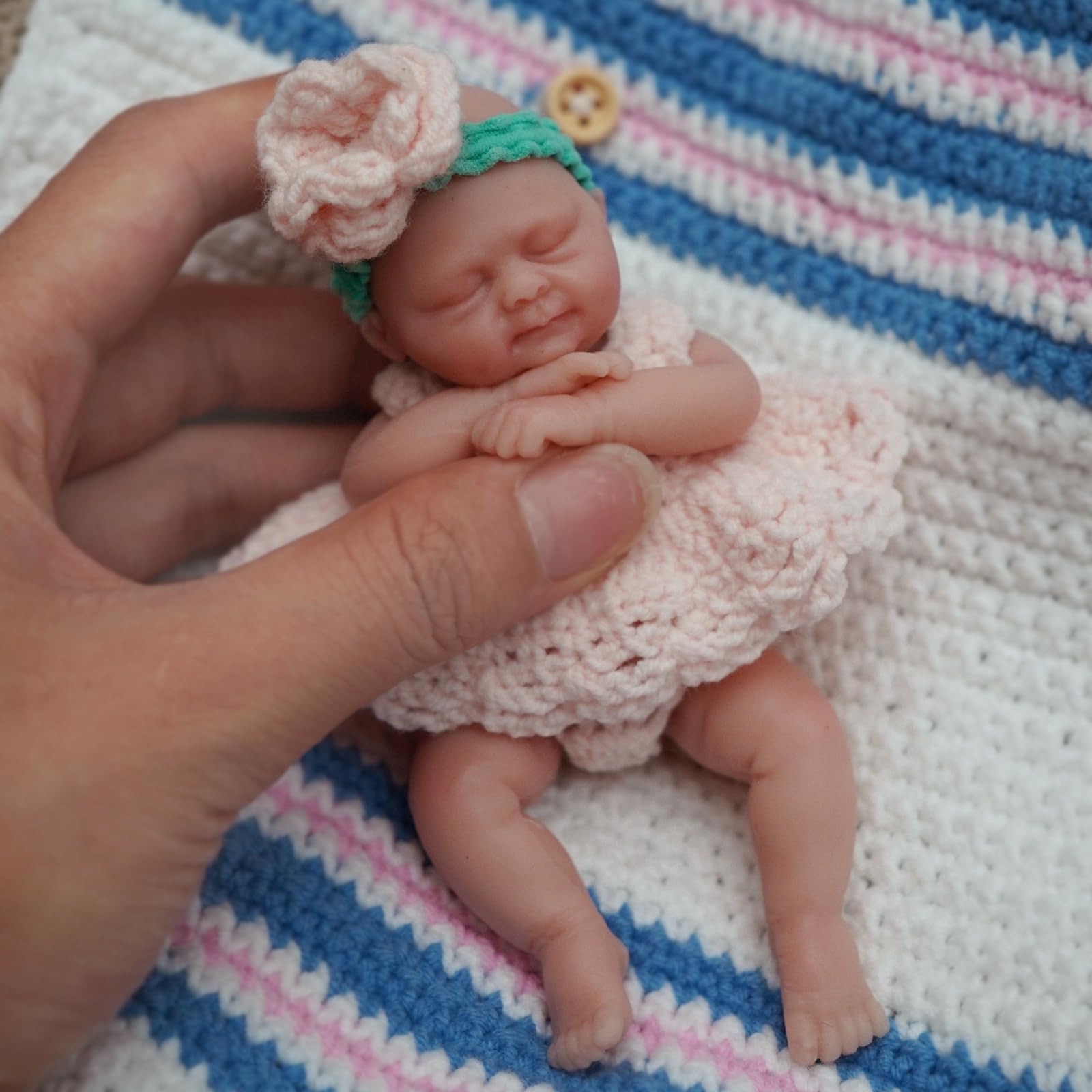 MYREBABY 4.5 Inch Mini Reborn Baby Dolls ，Silicone Baby Girl AnneTiny Silicone Baby Dolls ，Mini Realistic Newborn Baby Dolls Silicone Full Body Stress Relief