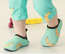 Load image into Gallery viewer, 2023 Kids' Non-Slip Water Shoes for Swimming and Surfing
